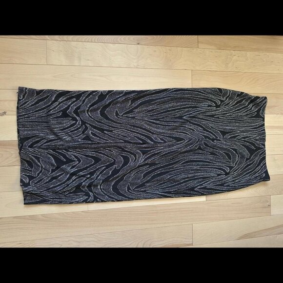 Statement maxi skirt from Urban Renewal, crafted in the USA - Picture 8 of 8